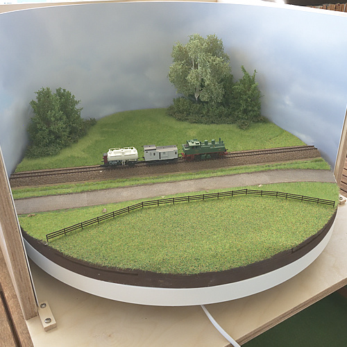 Bau eines 360° Foto- und Filmdiorama in einer Transportbox.